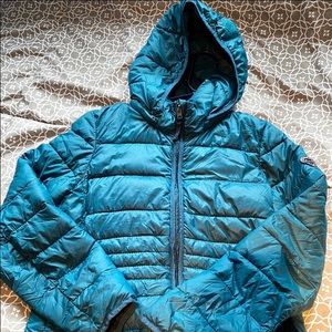 Abercrombie & Fitch till blue puffer jacket.